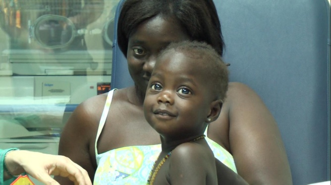 Sandra, de 15 meses de edad, padecía una comunicación interventricular y ahora está totalmente curada