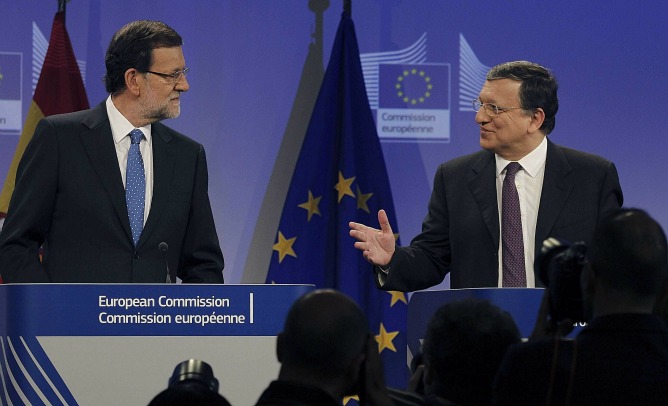 El presidente del Gobierno, Mariano Rajoy, junto al presidente de la Comisión Europea, José Manuel Durao Barroso