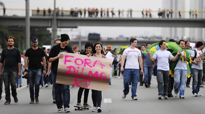 Protestas en las calles de Brasil: "Fora Dilma"
