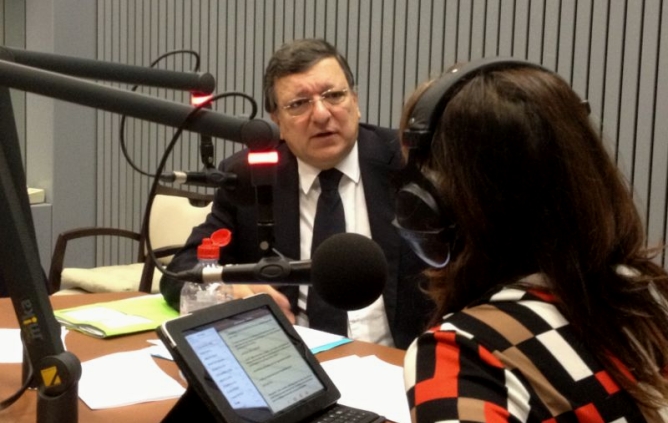 Pepa Bueno entrevista al presidente de la Comisión Europea, José Manuel Durao Barroso, en 'Hoy por Hoy'