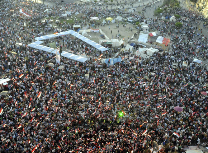 Miles de detractores participan en la protesta para pedir a Mursi que deje el cargo