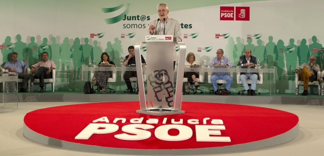El secretario general de los socialistas andaluces, José Antonio Griñán, durante su intervención en la reunión del Comité Director del PSOE-A