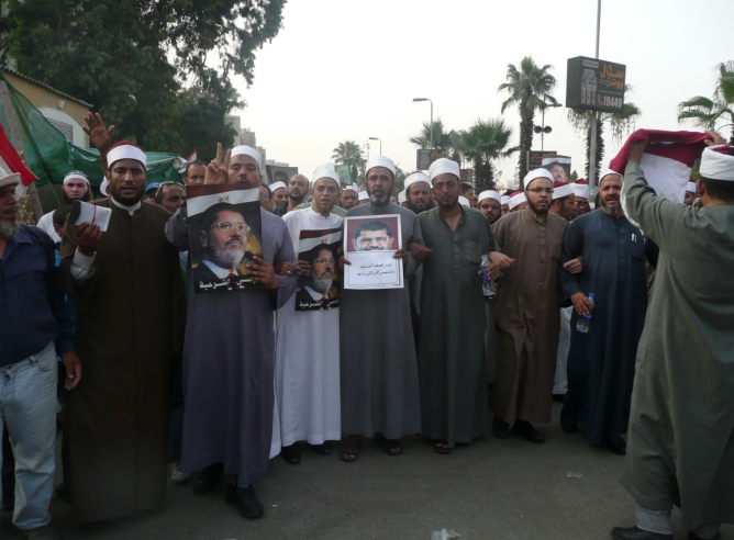 Líderes religiosos manifestándose después de conocer el número de víctimas después de los enfrentamientos