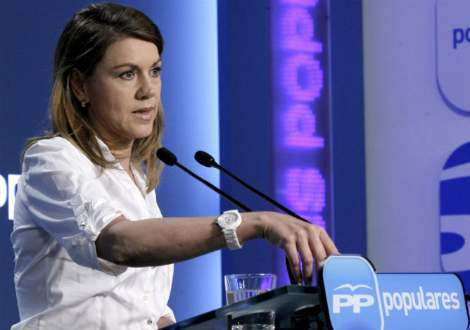 La secretaria general del Partido Popular, María Dolores Cospedal, durante la rueda de prensa en la sede nacional del PP