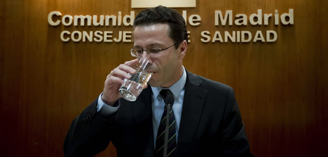 El consejero de Sanidad de la Comunidad de Madrid, Javier Fernández-Lasquetty, durante una rueda de prensa