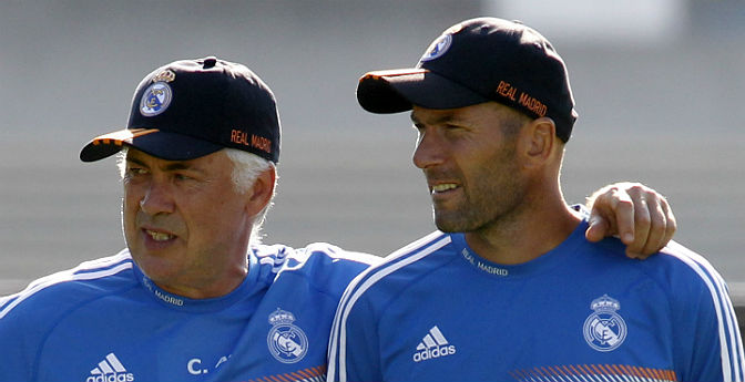 Ancelotti y Zidane, durante un entrenamiento del Real Madrid