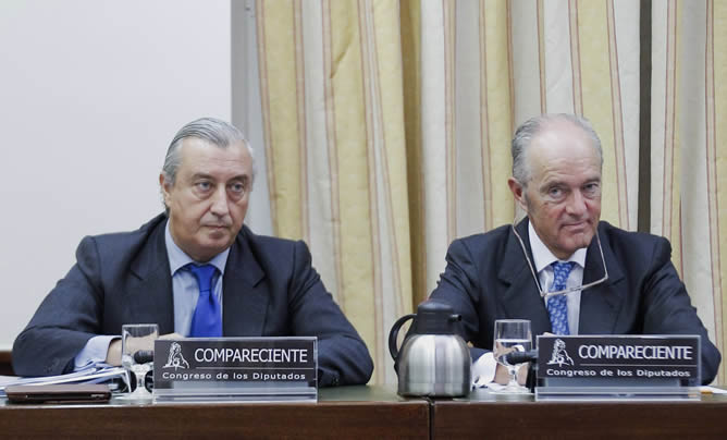 El presidente de Adif, Gonzalo Ferre, y el de la compañía operadora Renfe, Julio Gómez-Pomar, explican en la Comisión de Fomento del Congreso las actuaciones de sus respectivas empresas