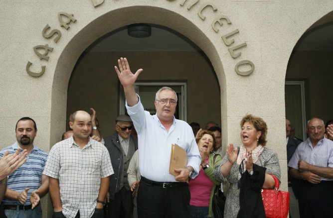 Manuel González Capón saluda a los vecinos