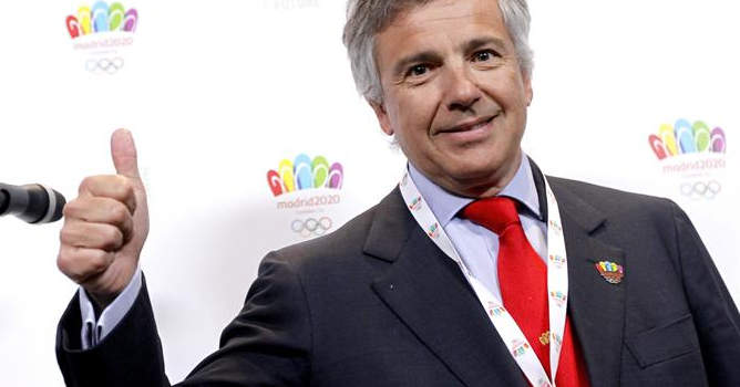 El miembro del COI Juan Antonio Samaranch, tras intervenir durante la segunda jornada de examen de la Comisión de Evaluación del Comité Olímpico Internacional (COI) a la candidatura de Madrid a los Juegos de 2020.