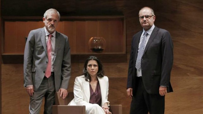 Los tres actores protagonistas de 'Desclasificados', escrita y dirigida por Pere Riera.