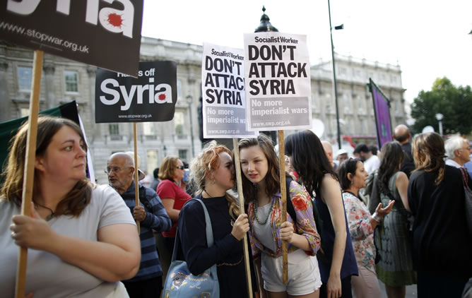 Protestas en Londres contra una intervención militar en Siria