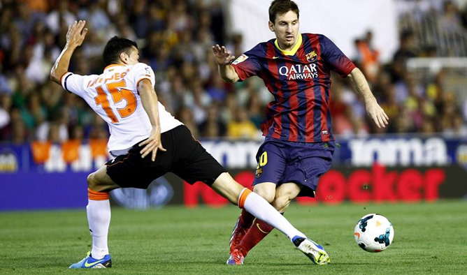El argentino, protagonista con sus goles del Valencia - Barcelona que se ha disputado en Mestalla.