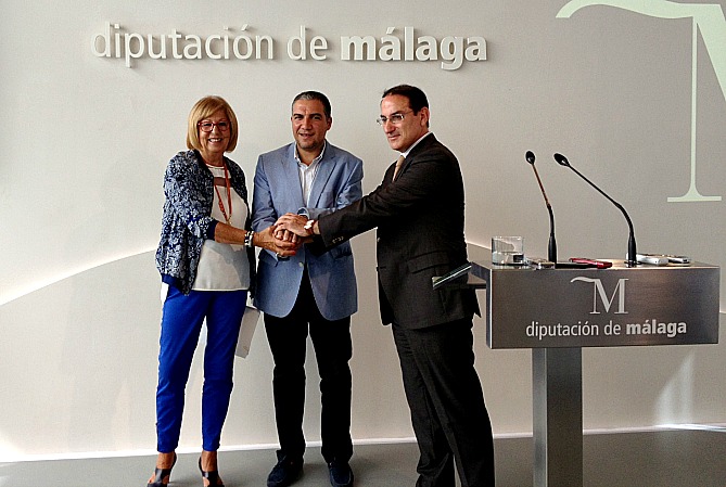 La Rectora, el presidente de la Diputación y el presidente de la Confederación de Empresarios de Málaga, tras la rueda de prensa