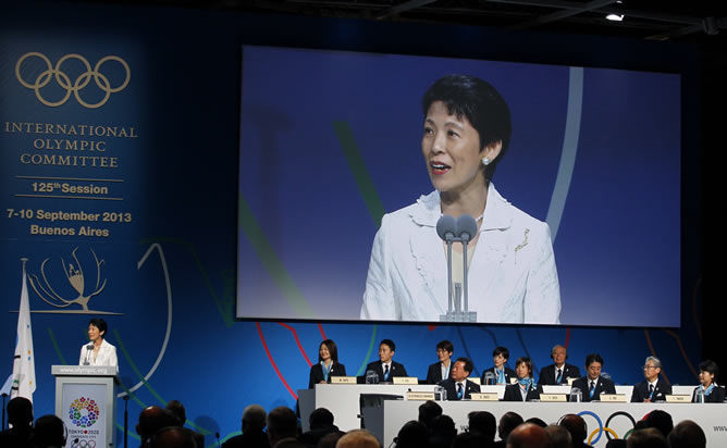 La princesa japonesa Takamado se dirige al COI durante la presentación la candidatura de Tokio en Buenos Aires