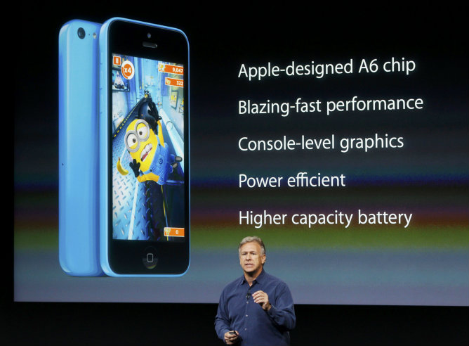 Phil Schiller, vicepresidente senior de marketing mundial de Apple, habla de las características del nuevo iPhone 5C