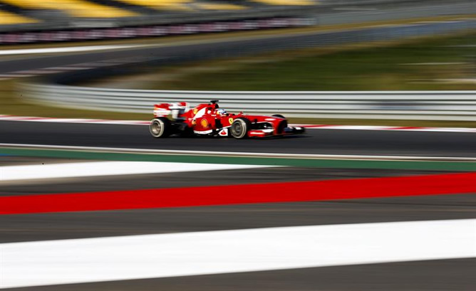El piloto español de Ferrari, durante los entrenamientos libres previos al GP de Corea del Mundial 2013.