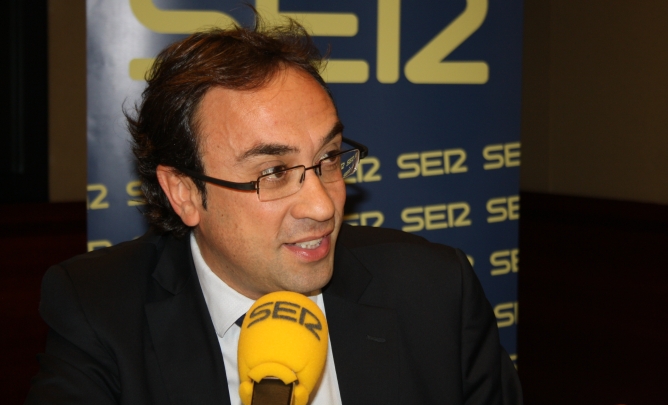 El secretari d'organització de CDC, Josep Rull, als estudis de Ràdio Barcelona