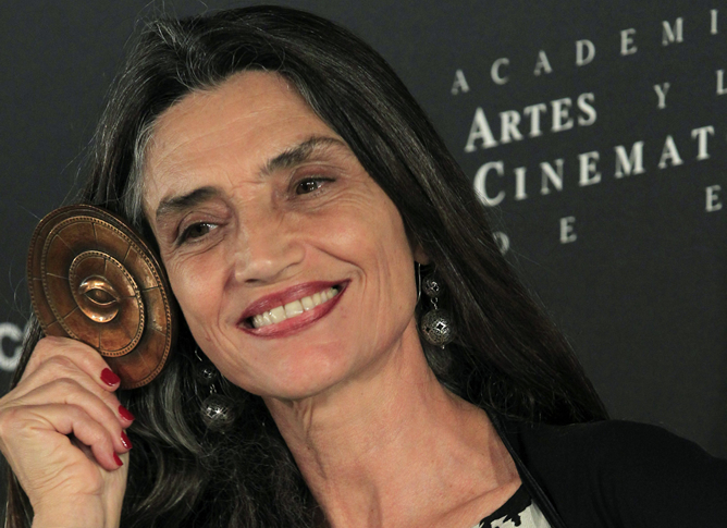 La actriz Ángela Molina recibe la Medalla de Oro de la Academia de Cine