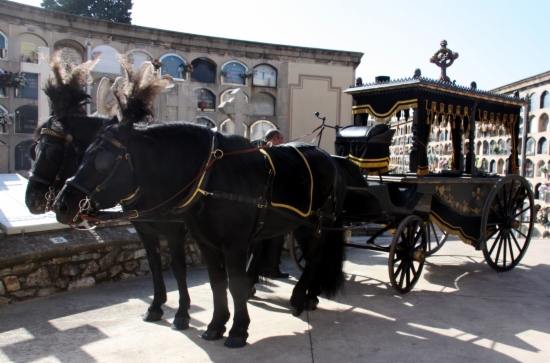 Cementiris de Barcelona oferirà enterraments d'època amb carrossa fúnebre tirada per dos cavalls