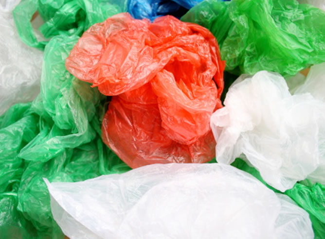8.000 millones de bolsas de plástico se desechan en Europa cada año