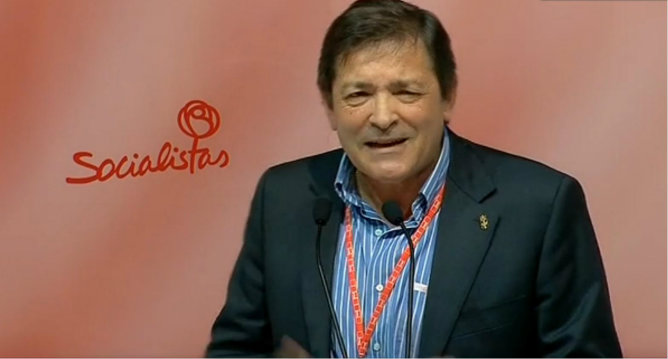 El presidente de Asturias, Javier Fernández, durante su intervención en la Conferencia Política que celebra el PSOE este fin de semana