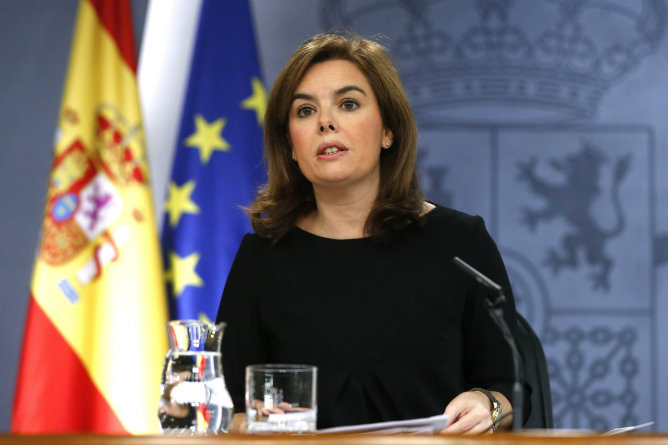 La vicepresidenta del Gobierno, Soraya Saenz de Santamaría, durante la rueda de prensa que ha ofrecido tras la reunión del Consejo de Ministros