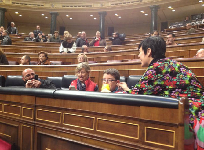 Los visitantes han podido escuchar en directo el programa 'Hoy por Hoy'. Algunos niños y adultos han intervenido y han expresado su opinión Los visitantes han podido escuchar en directo el programa 'Hoy por Hoy'. Algunos niños y adultos han intervenido y han expresado su opinión