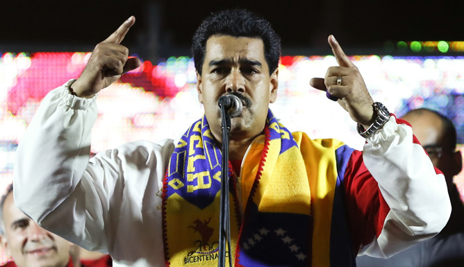 El presidente de Venezuela, Nicolás Maduro, celebra la victoria de su partido en las elecciones municipales