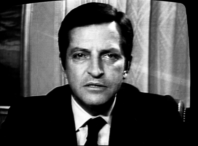 Adolfo Suárez comunica por televisión su dimisión como Presidente del Gobierno el 29 de enero de 1981.