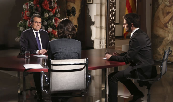 Fotografía facilitada por la Generalitat de Catalunya de su presidente, Artur Mas, durante la entrevista ofrecida a TV3