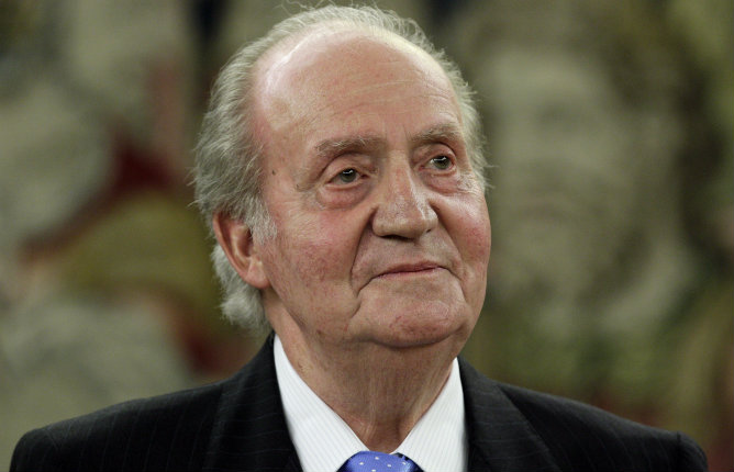 El rey Juan Carlos celebra este domingo su 76 cumpleaños mientras se recupera satisfactoriamente de su última operación de cadera