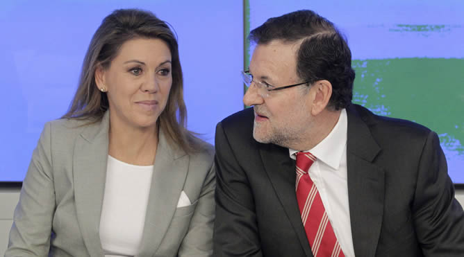 El presidente del Gobierno y del Comité Ejecutivo Nacional del Partido Popular, Mariano Rajoy, y la secretaria general, María Dolores de Cospedal, durante la primera reunión del año del Comité Ejecutivo Nacional