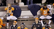 Los jugadores suplentes de Denver Broncos, derrotados en el banquillo