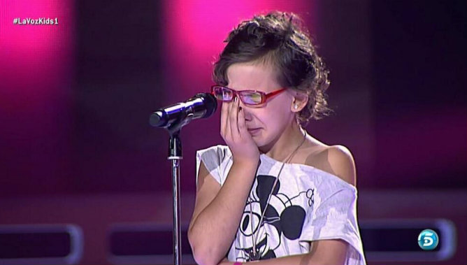 Iraila se queda en blanco y rompe a llorar en 'La voz kids'