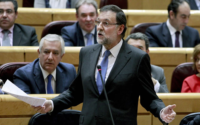 El presidente del Gobierno, Mariano Rajoy, durante su intervención en la sesión de control al Ejecutivo  en el pleno del Senado