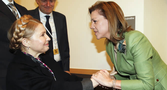 La secretaria general del PP, Maria Dolores de Cospedal, durante un encuentro con la exprimera ministra de Ucrania Yulia Timoshenko