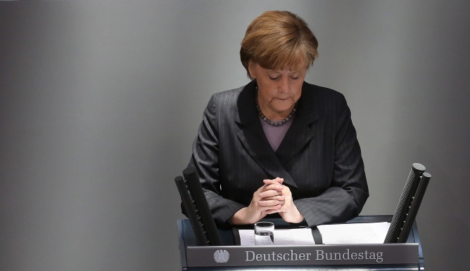 Angela Merkel durante su comparecencia en el Bundestag para dar cuenta de los acuerdos firmados en Bruselas sobre la crisis de Ucrania.