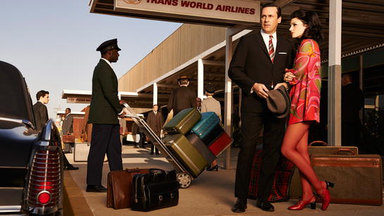 FOTOGALERIA: Don Draper, su esposa Megan y muchas maletas (7ª temporada de 'Mad Men')