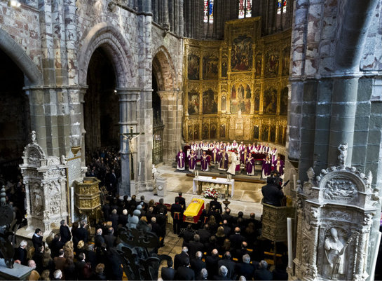 FOTOGALERIA: Funeral de Suárez en Ávila