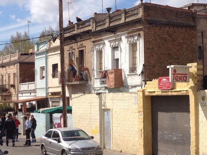 Los Mossos han acordonado la calle Bolivia donde se ha producido el crimen