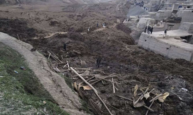 El masivo corrimiento de tierra en la región afgana de Badajshan (noreste del país).