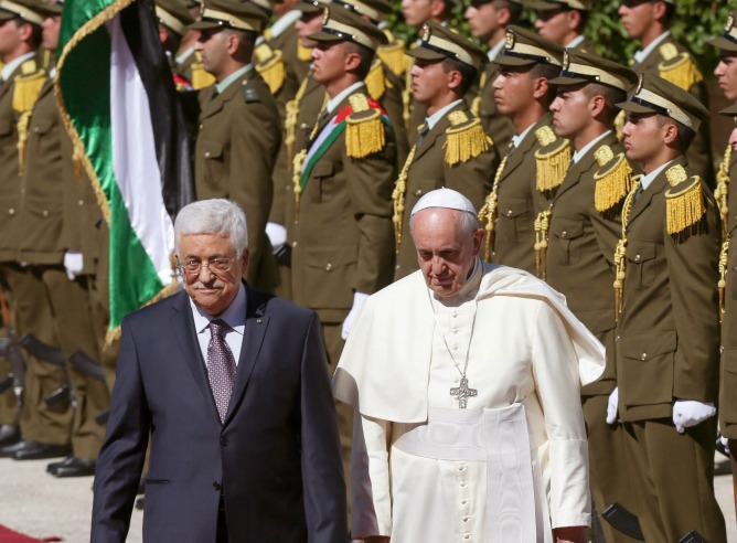 El Papa y Abbas