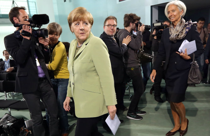 La canciller alemana Angela Merkel tras una reunión con la directora del FMI Christine Lagarde (Imagen de archivo)