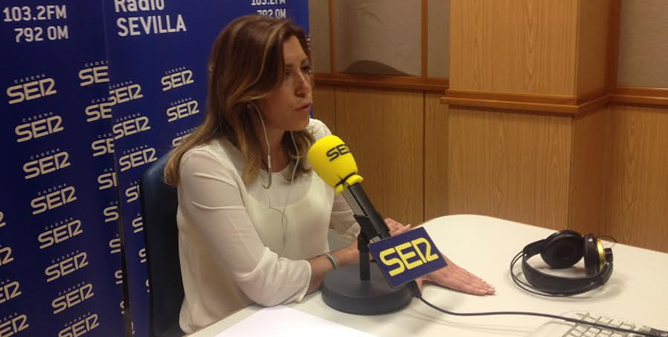 Susana Díaz, en los estudios de Radio Sevilla