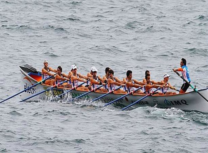 La Trainera De Lekeitio Se Impone En Zumaia En La Primera Regata De La la-trainera-de-lekeitio-se-impone-en-zumaia-en-la-primera-regata-de-la