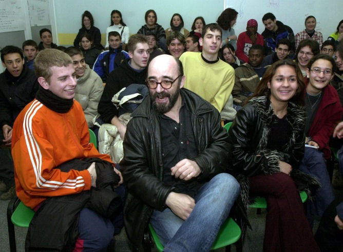 Álex Angulo en Zaragoza, durante la presentación de la película 'Todo menos la chica'.