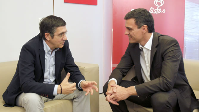 El nuevo secretario general del PSOE, Pedro Sánchez, se ha reunido con el secretario general del partido en el País Vasco, Patxi López.