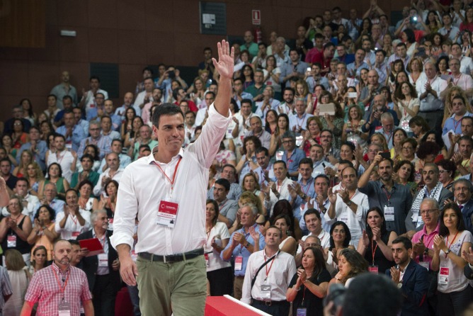 Pedro Sánchez después de su discurso en el congreso del PSOE.