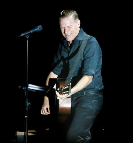 Bryan Adams, durante su concierto en el Festival de Cap Roig