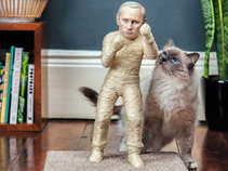 Rascador de uñas de gato con la figura del Presidente de Rusia, Vladimir Putin